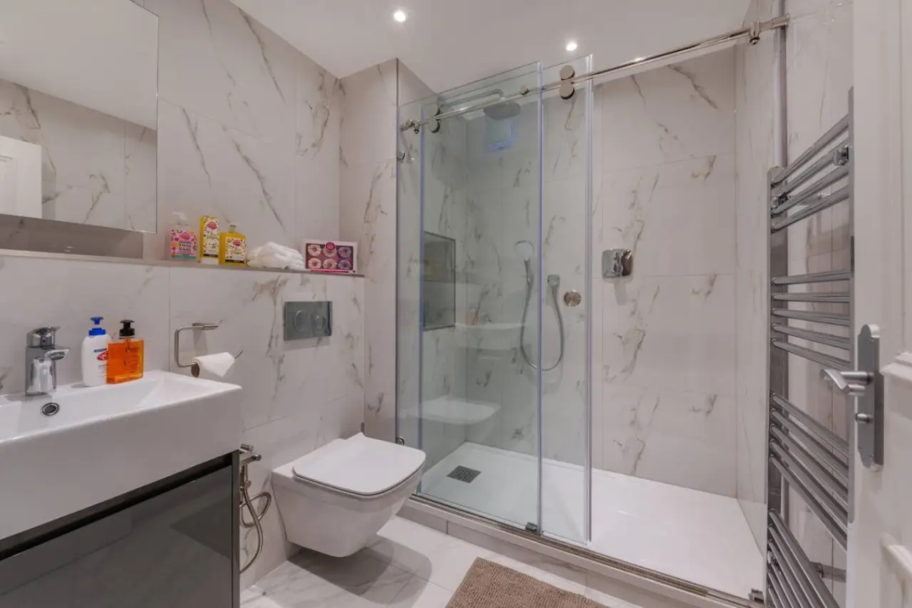 Flat 2 Harley Street - Image 4
