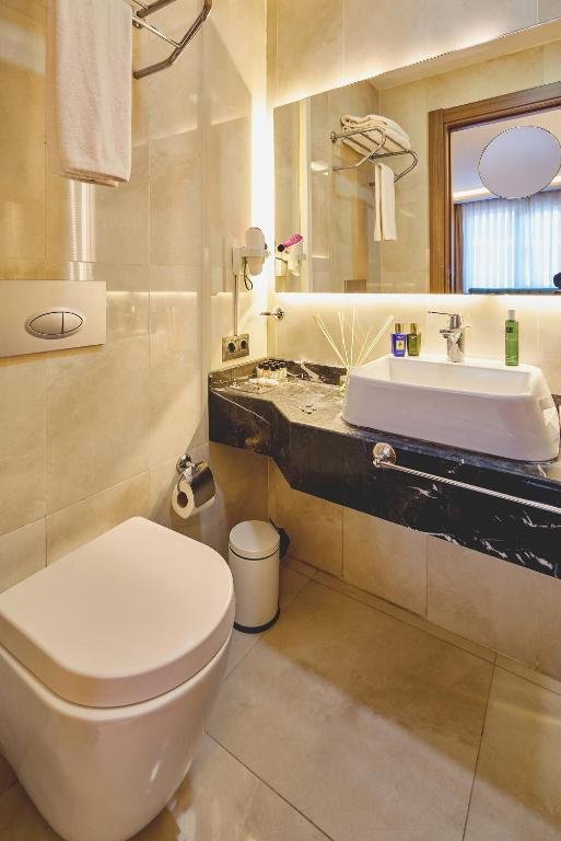 Atro Hotel - Image 8