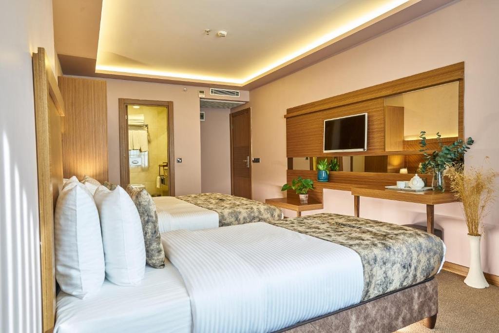 Atro Hotel - Image 5