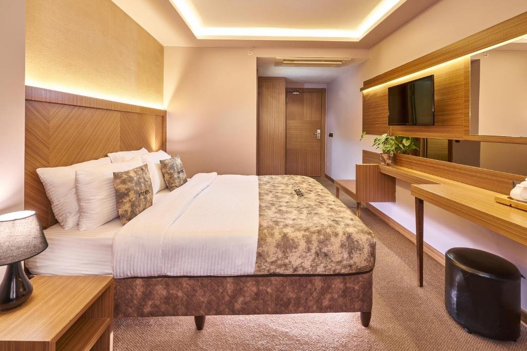 Atro Hotel - Image 9