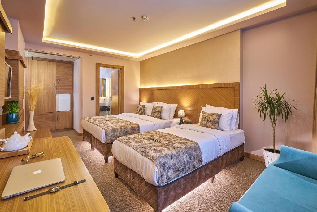 Atro Hotel - Image 7